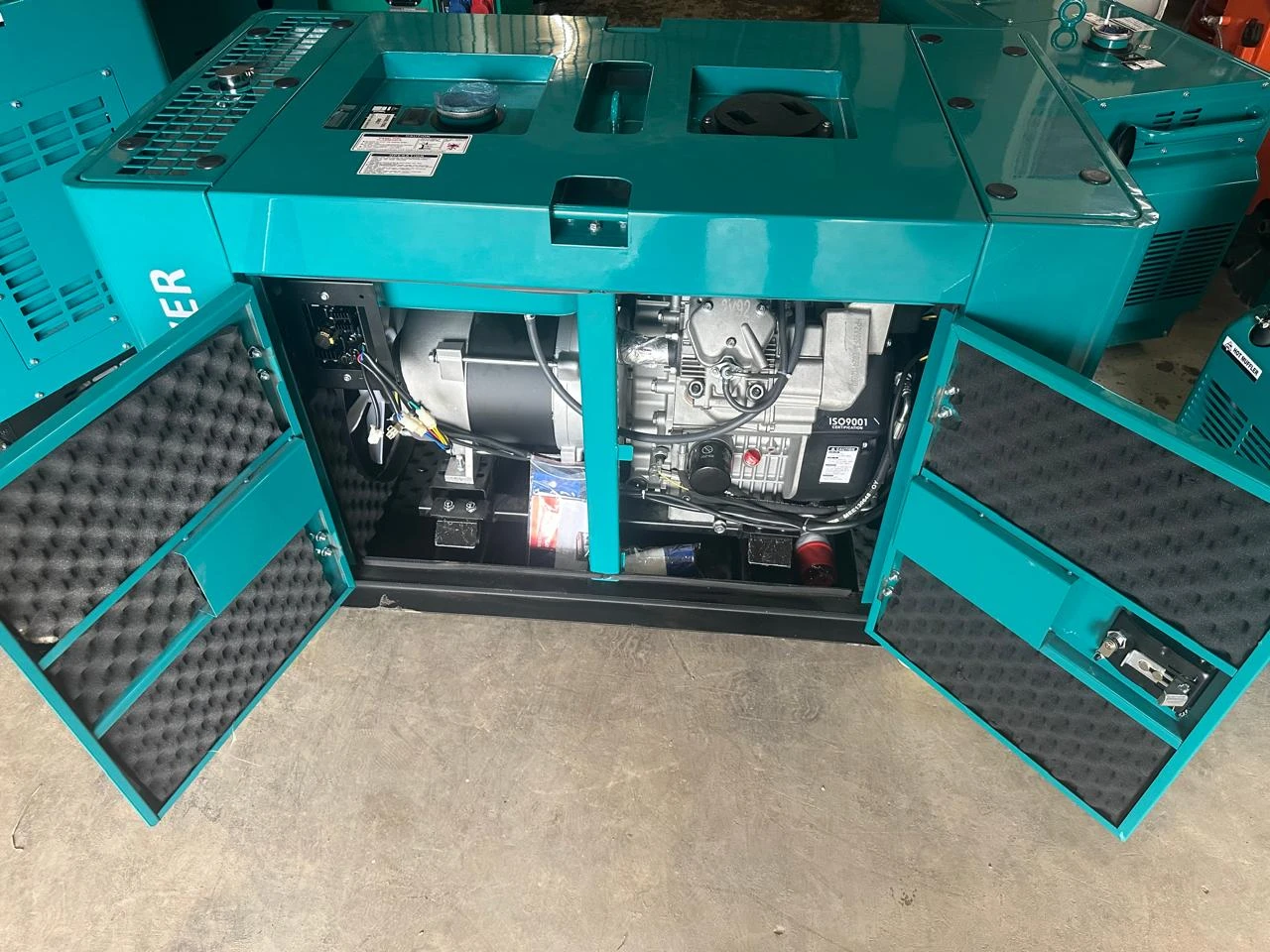 3Kva Trolley Type Silent Petrol Inverter Generator