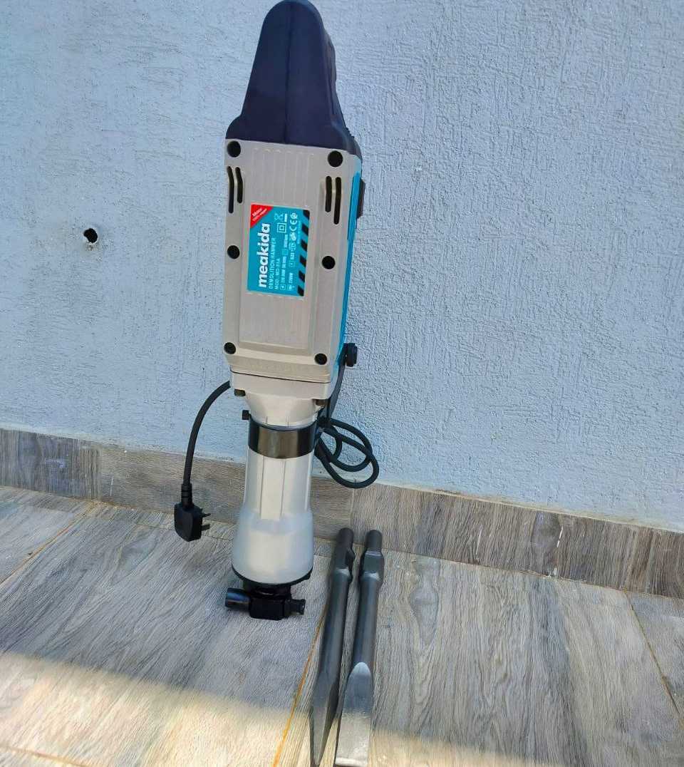 Meakida 2200W Heavy-Duty Demolition Hammer | Kreatives.co.ke Kenya