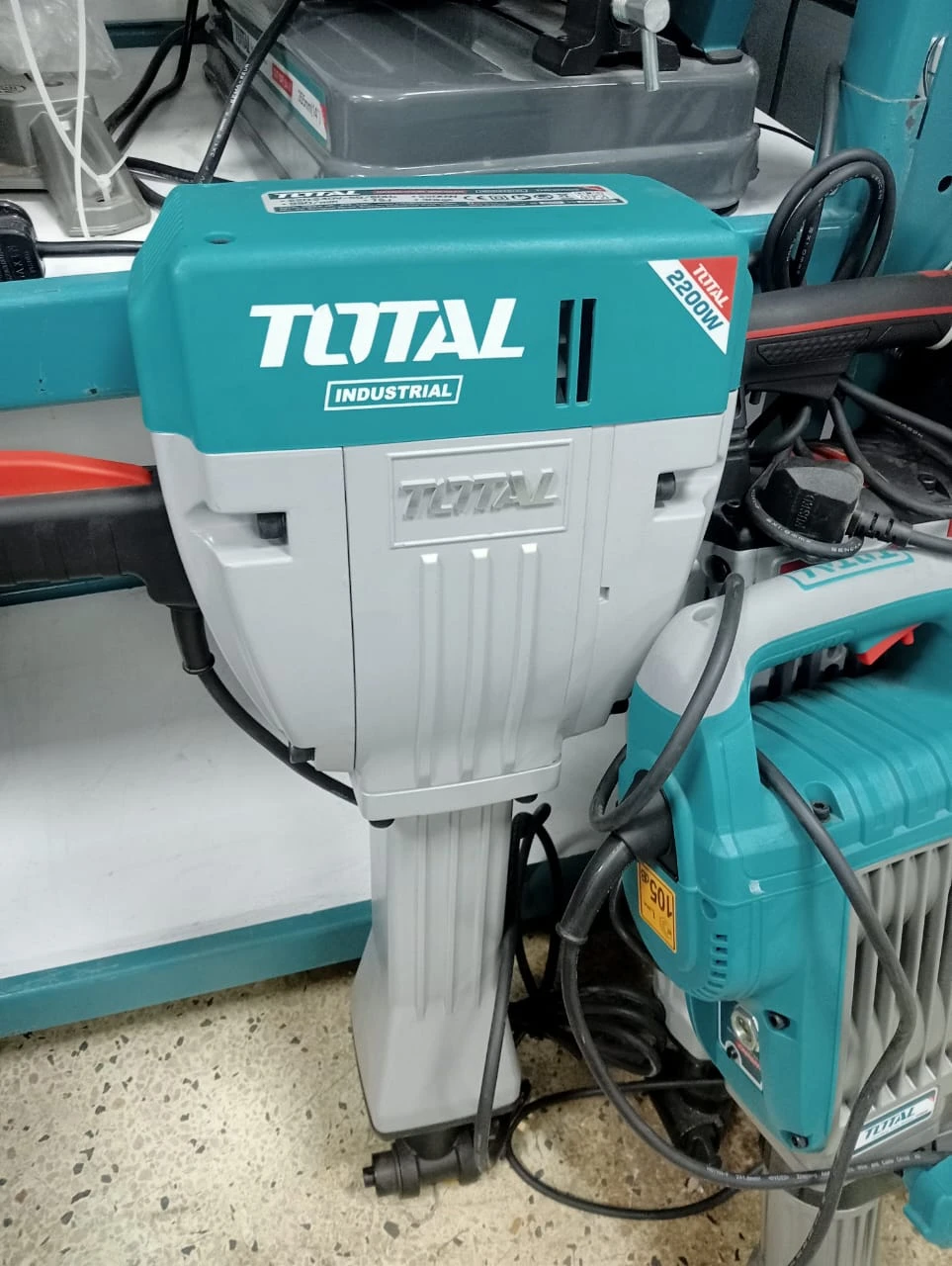 Total 30Kg Demolition Hammer 2 FREE BITS - 2200W